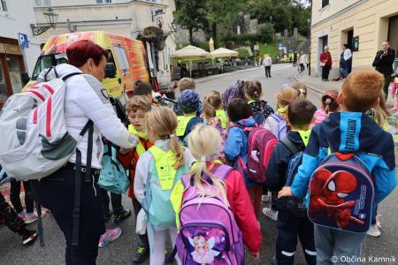 Otroci kamniških šol in vrtcev rajali na Glavnem trgu in se učili o trajnostni mobilnosti (45)